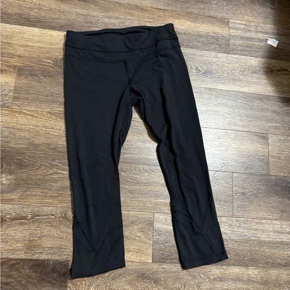 Lululemon Inspire Crop II Black (6) - Picture 8 of 13